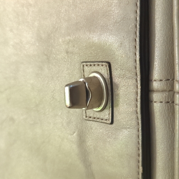 Coach - Picture 3 of 7